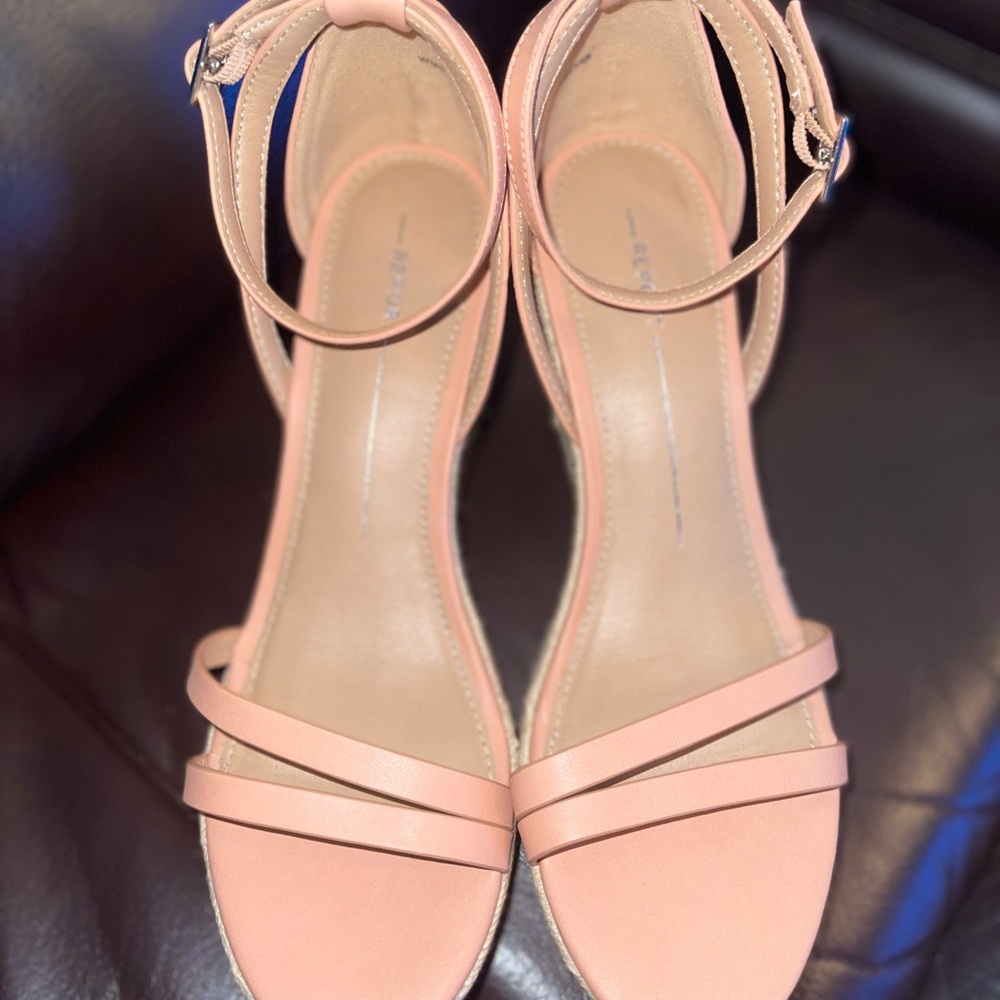 Report Blush Strappy Sandals